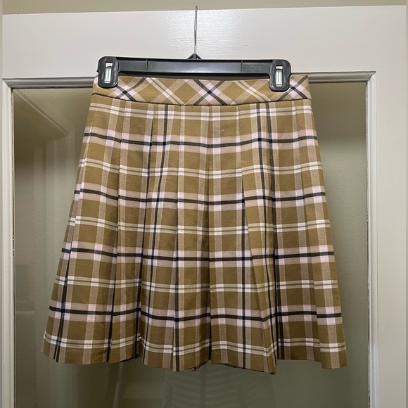 Aritzia Sunday Best Olive Micro Pleated Skirt size 2 - Picture 4 of 5